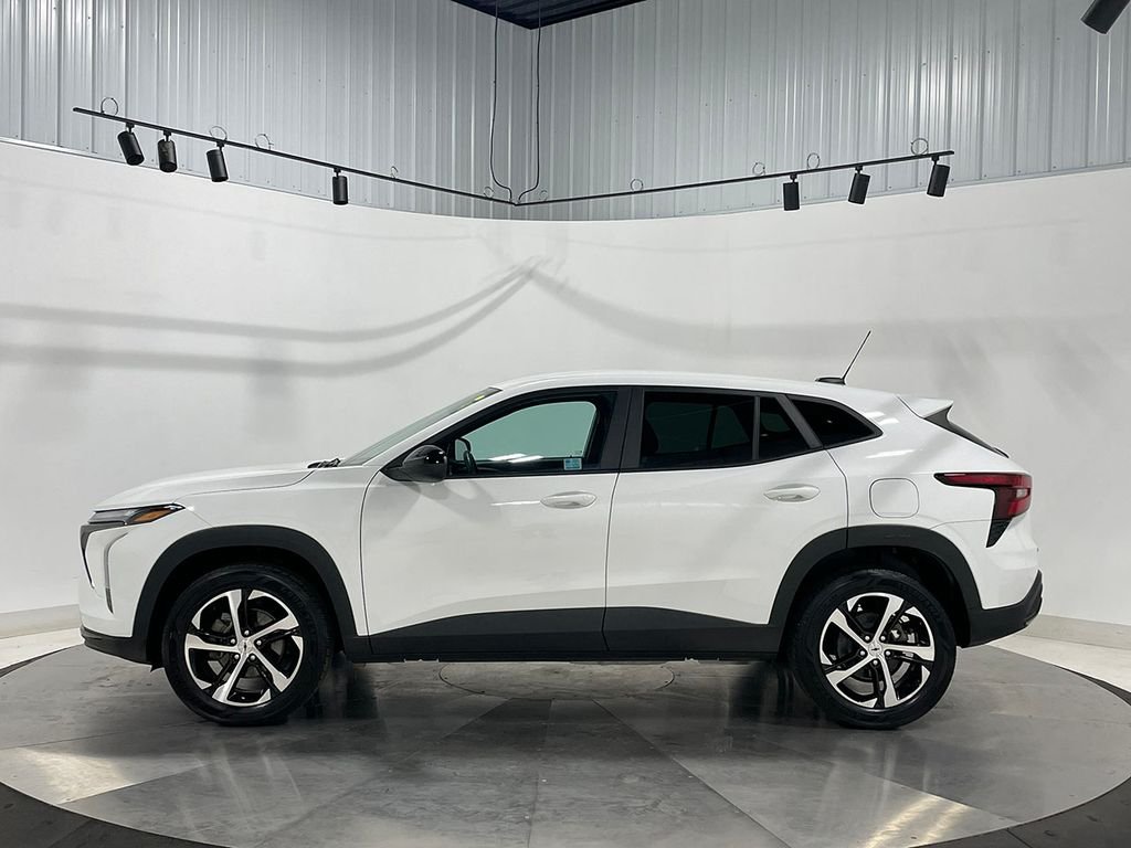 Used 2024 White Chevrolet 1RS image 15