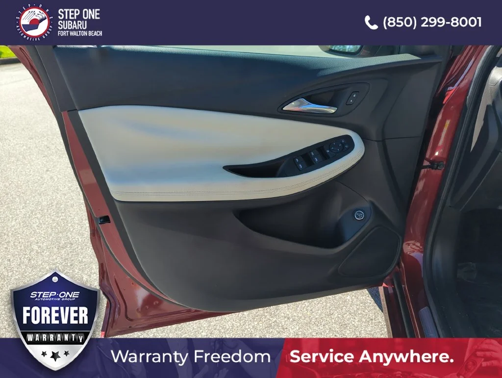 Used 2022 Red Buick Select image 18