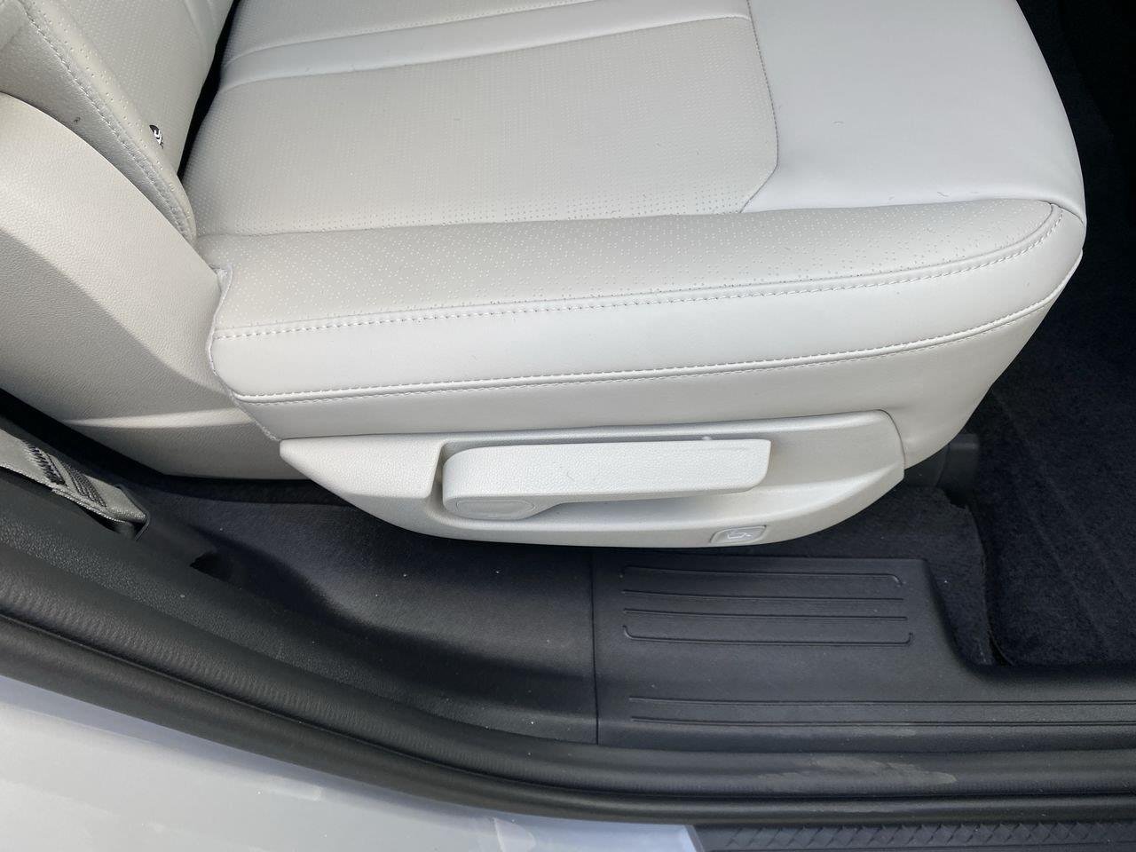 New 2026 Wolf Gray Kia S image 28