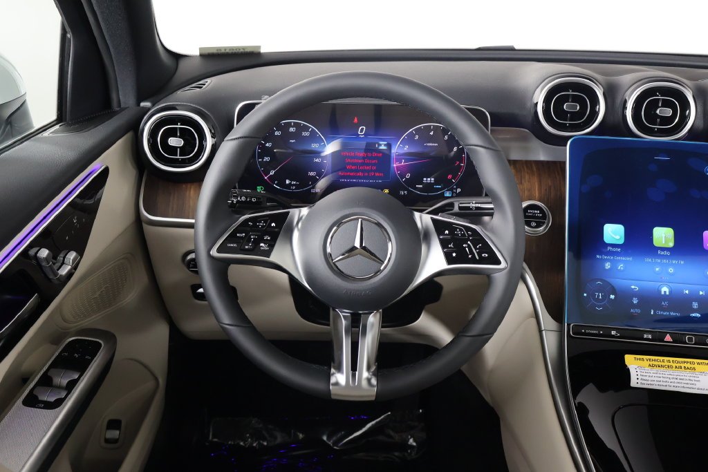 New 2027 Polar White Mercedes-Benz GLC 300 image 3