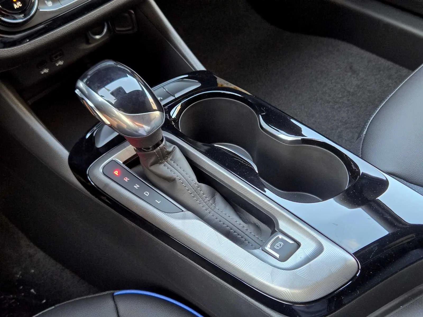 2026 Buick Envista Sport Touring - Photo 14