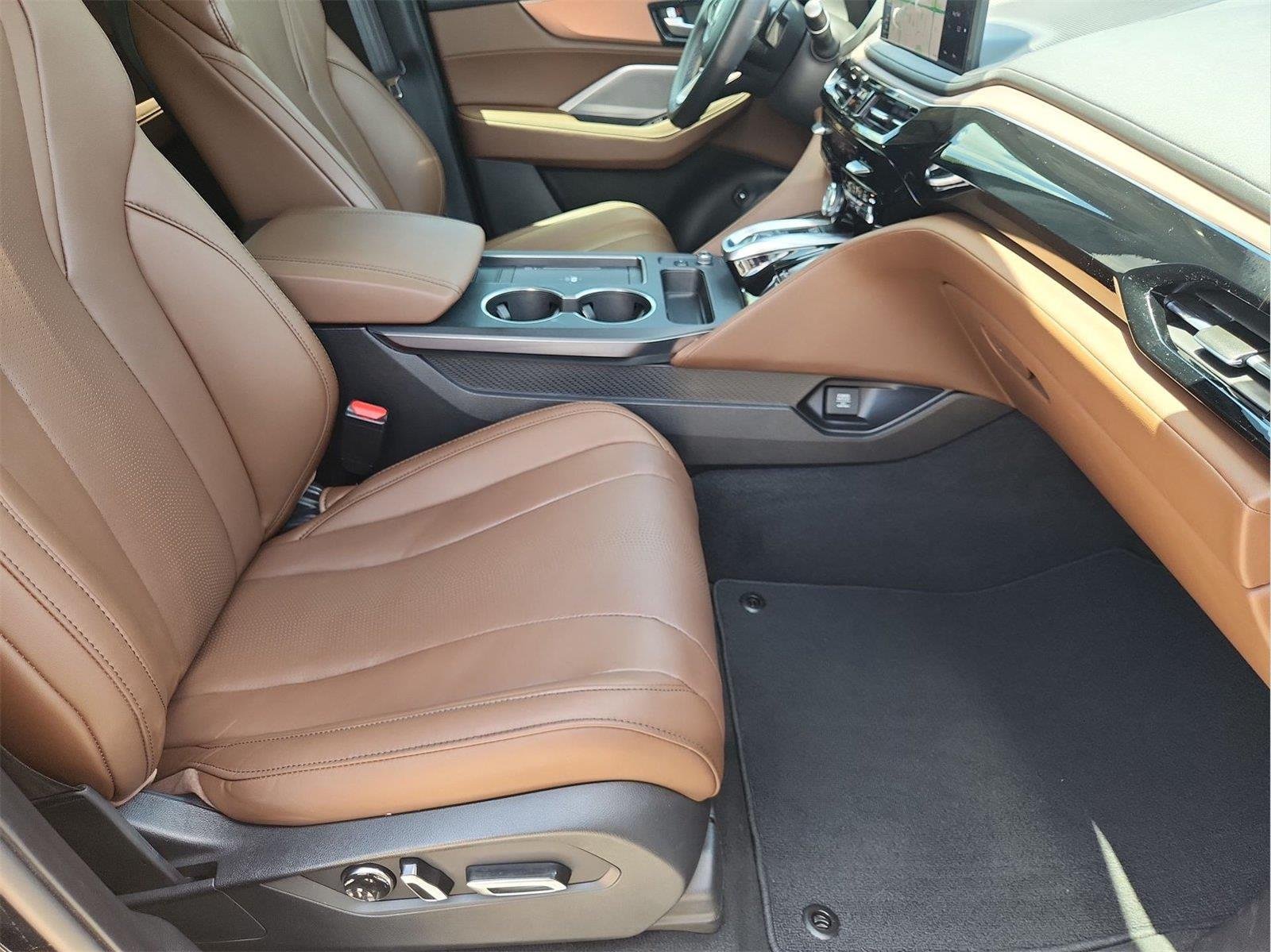 2025 Acura MDX photo 28 of 35