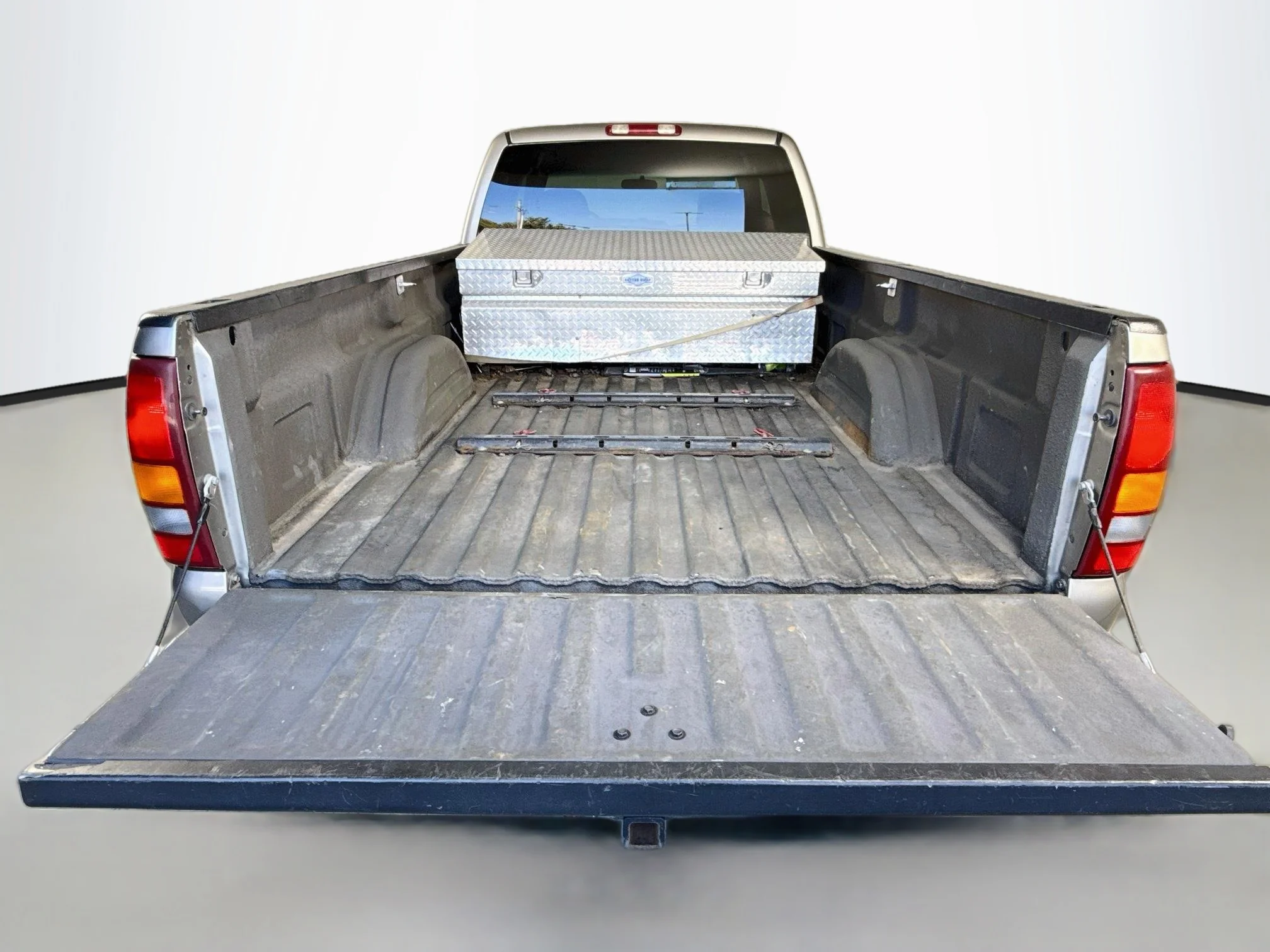 Used 2002 Light Pewter Metallic Chevrolet LS image 22