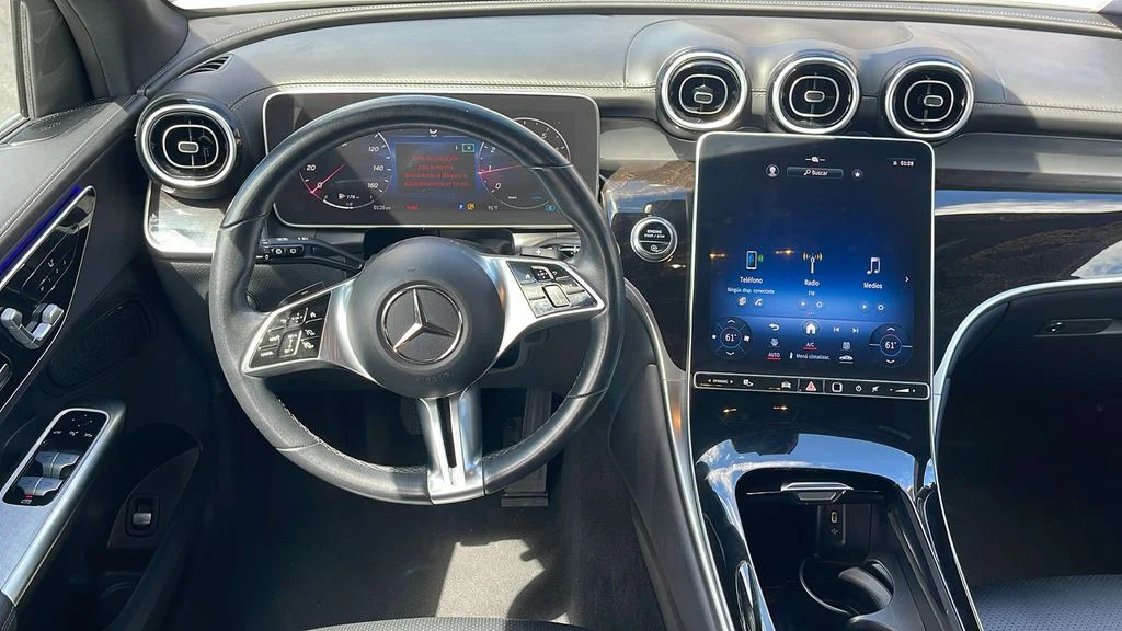 Used 2024 White Mercedes-Benz GLC 300 image 11