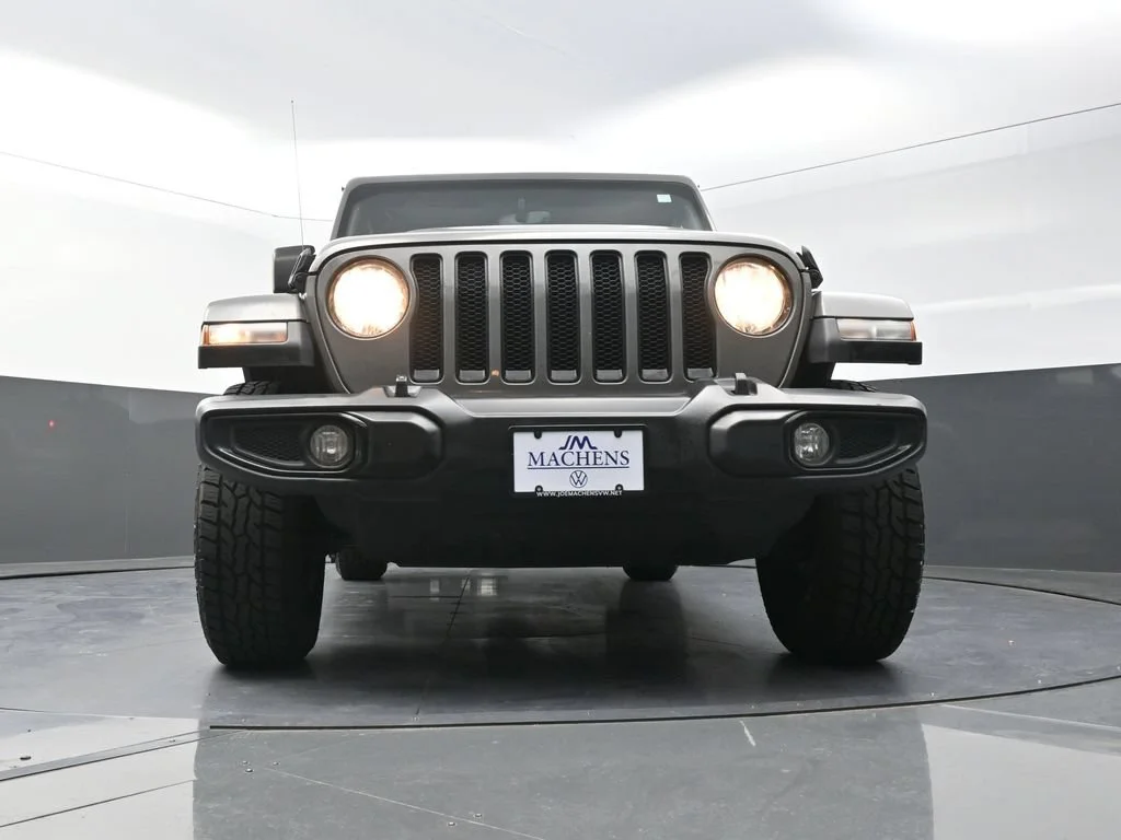 Used 2021 Gray Jeep Unlimited Sahara Altitude image 26