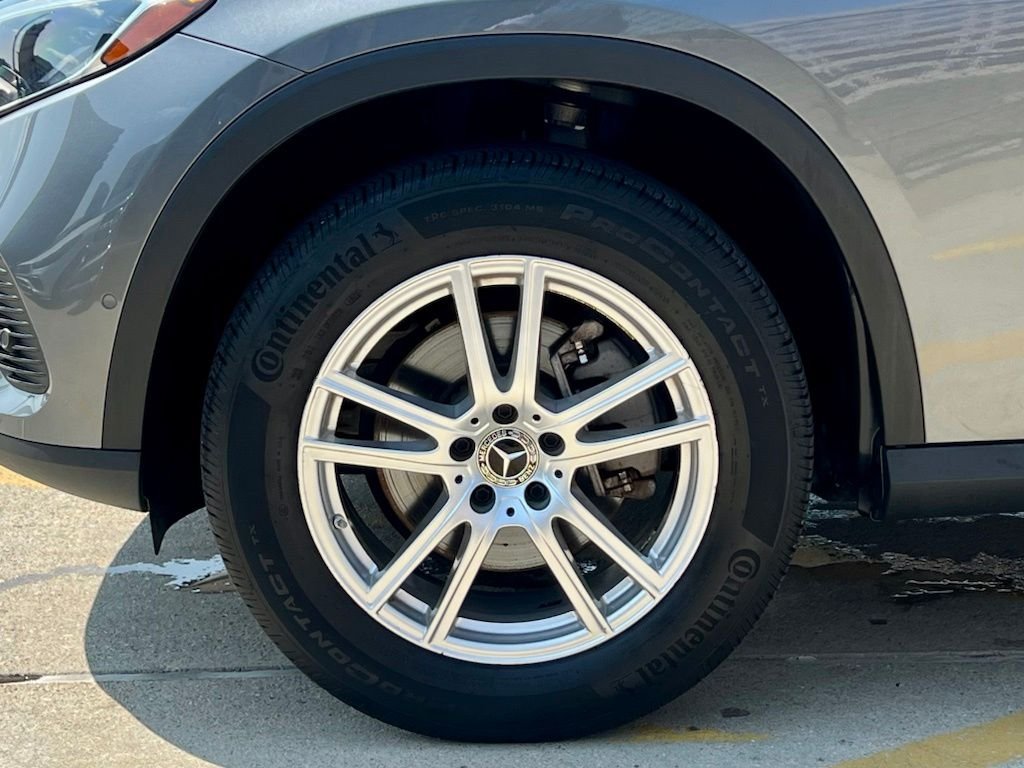 Certified Used 2023  Mercedes-Benz GLC 300 image 12