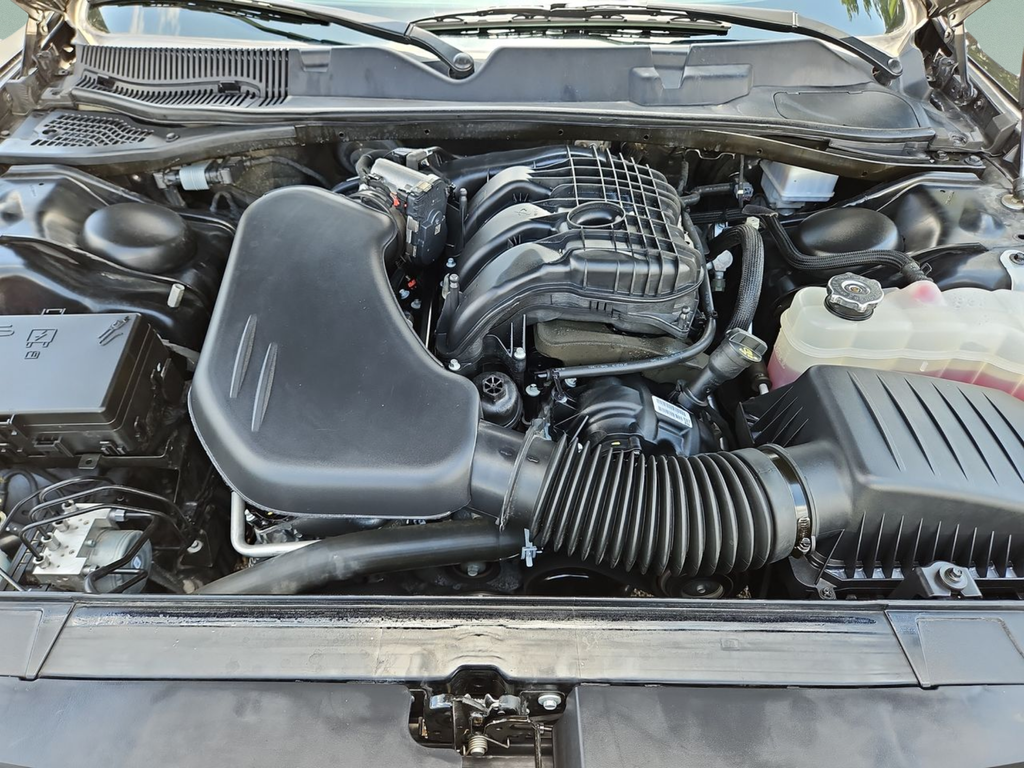 Used 2023 Black Dodge SXT image 43