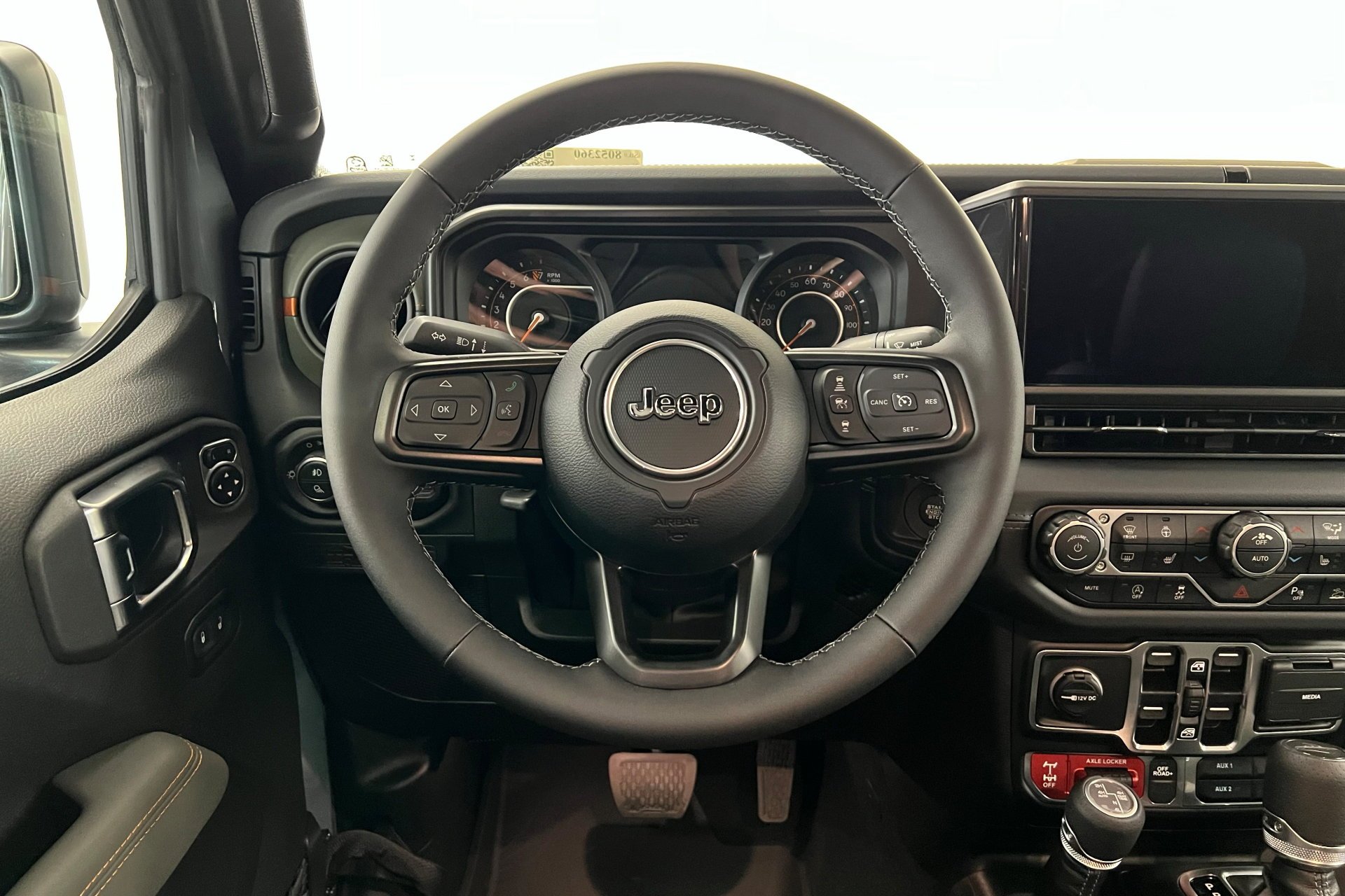 New 2025 Anvil Clearcoat Jeep Mojave X image 13