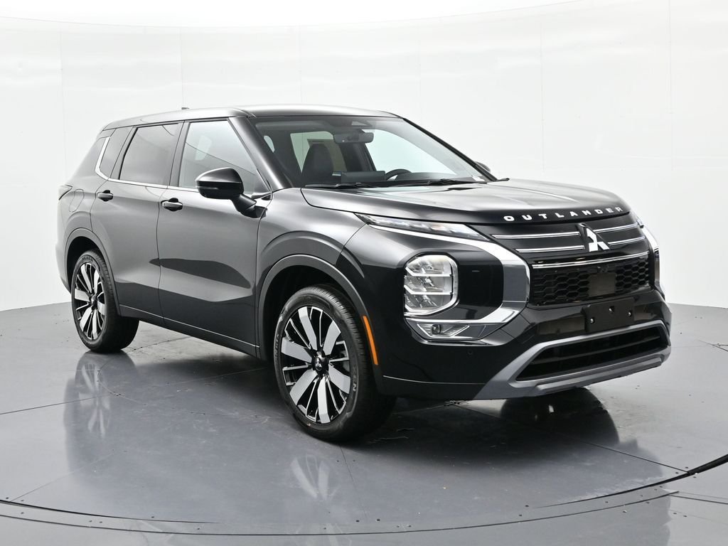 New 2026 Black Mitsubishi SE image 3