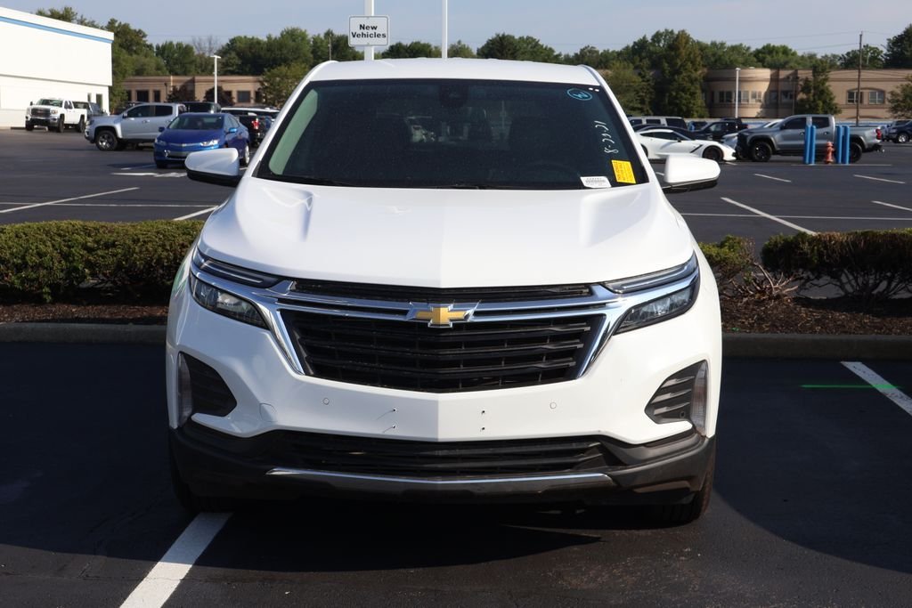 Used 2024 Summit White Chevrolet LT image 2