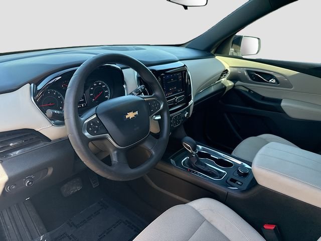 Used 2022 White Chevrolet LS image 9