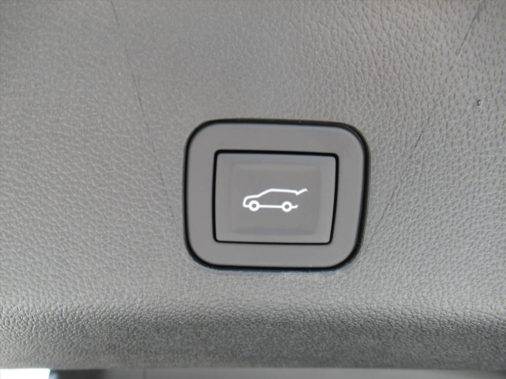 2026 GMC Yukon AT4 - Photo 38