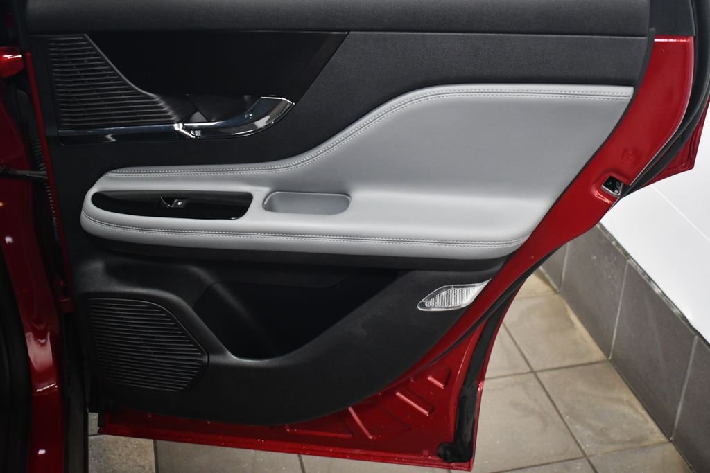 Used 2022 Red Lincoln Standard image 30