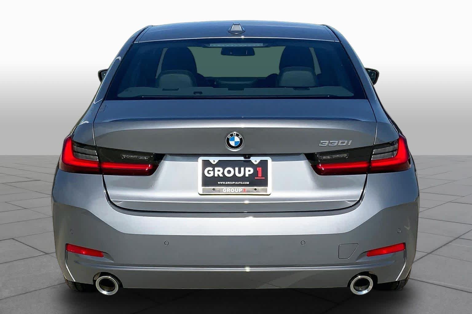 Used 2025 Skyscraper Grey Metallic BMW 330i image 4