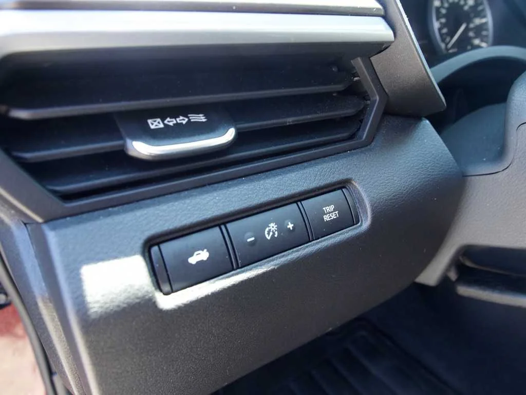 2023 Nissan Altima SV - Photo 17