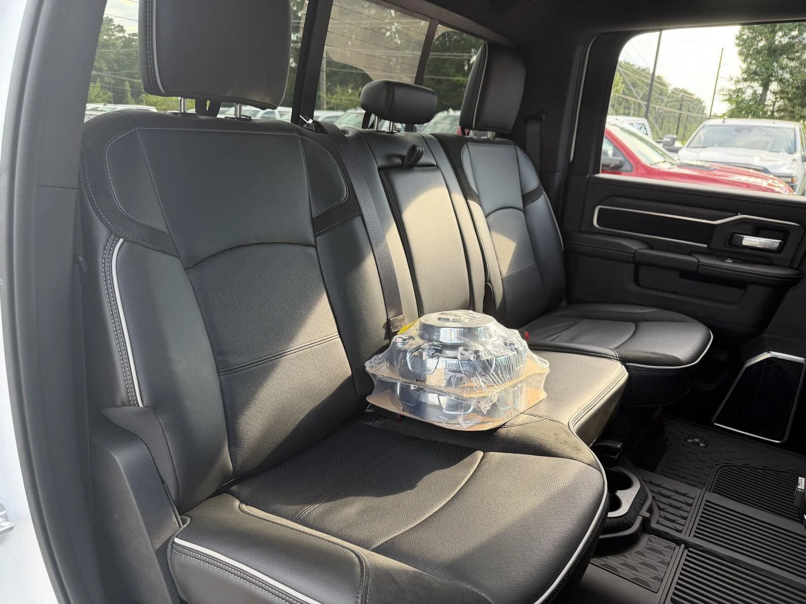 New 2026 Bright White Clear-Coat Exterior Paint RAM Laramie image 20