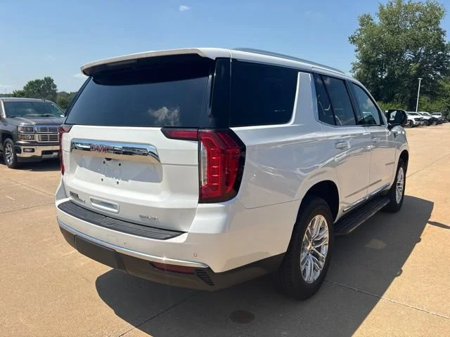 Used 2021 White Frost Tricoat GMC SLT image 3