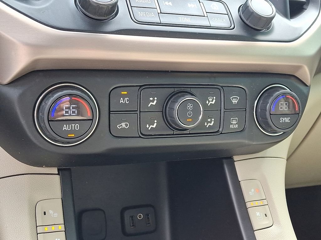 Used 2019 White GMC Denali image 18