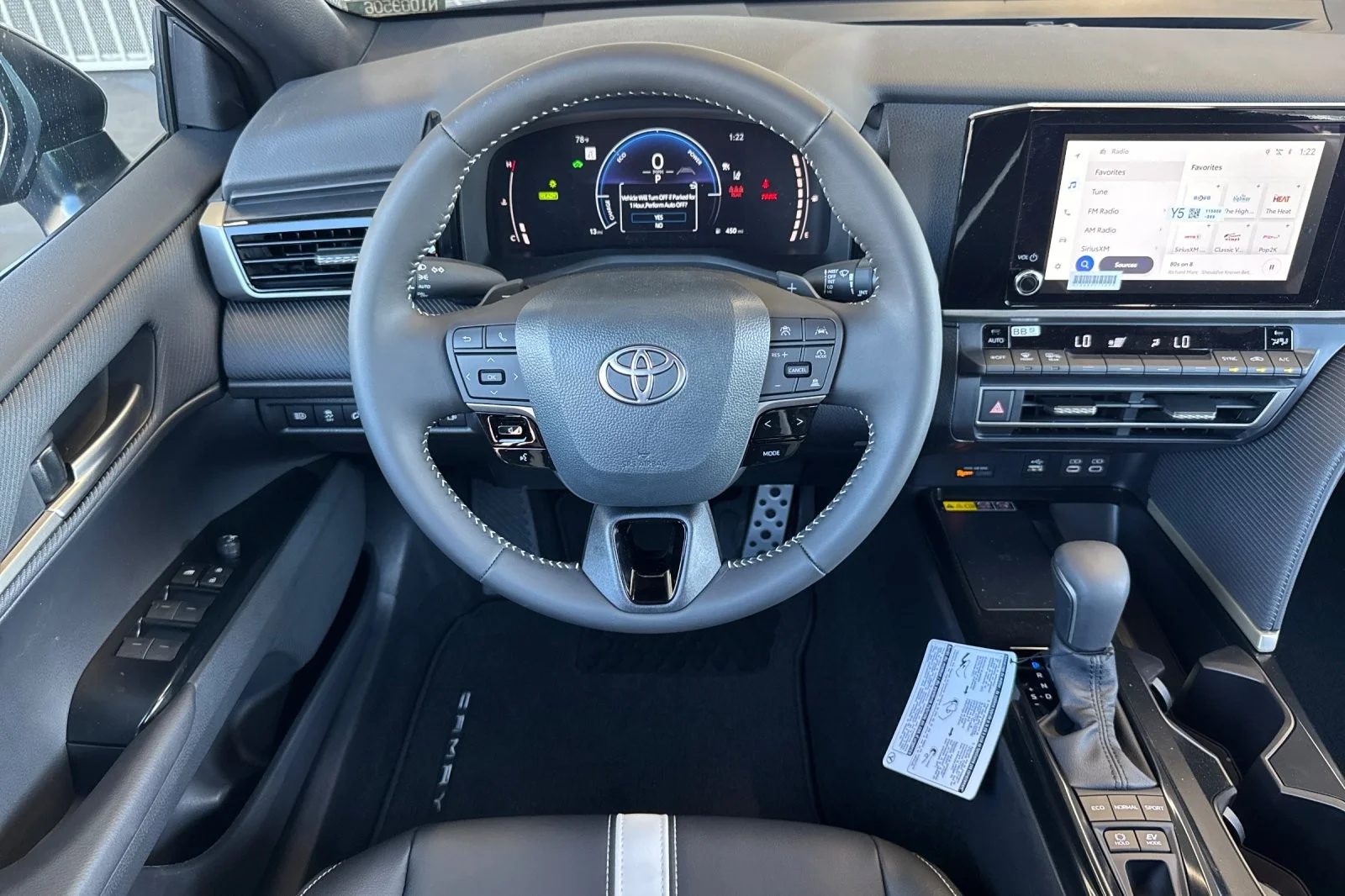 2026 Toyota Camry SE - Photo 13