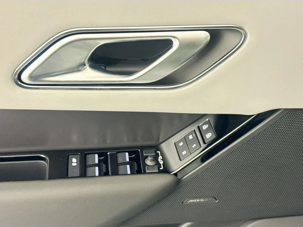 New 2026 Ostuni Pearl White Land Rover S image 17