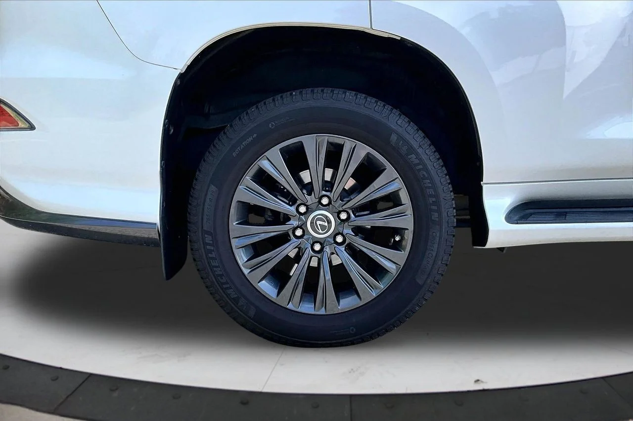 Used 2020  Lexus 460 image 37