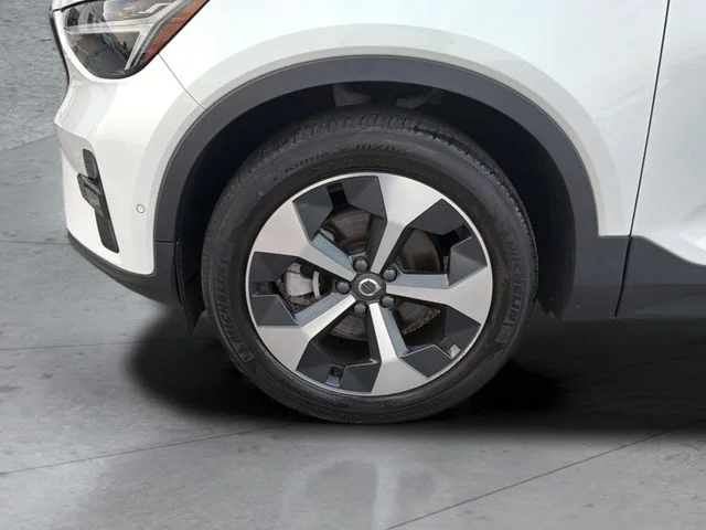 Certified Used 2023  Volvo Ultimate image 28