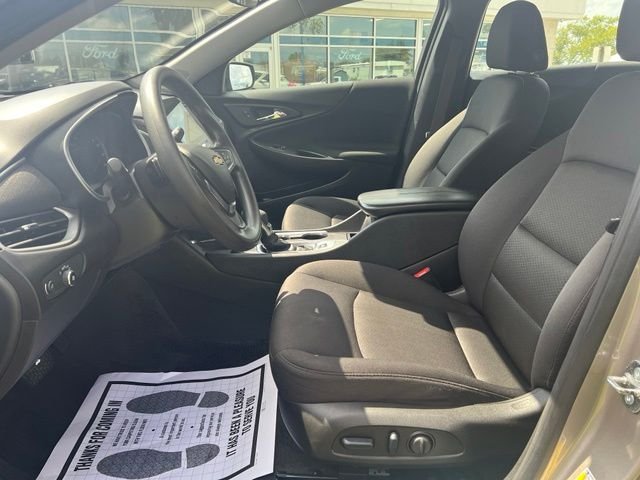 Used 2024 Gray Chevrolet LT image 10