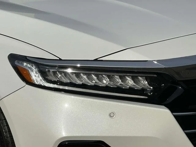 Certified Used 2022 Platinum White Pearl Honda EX-L image 9