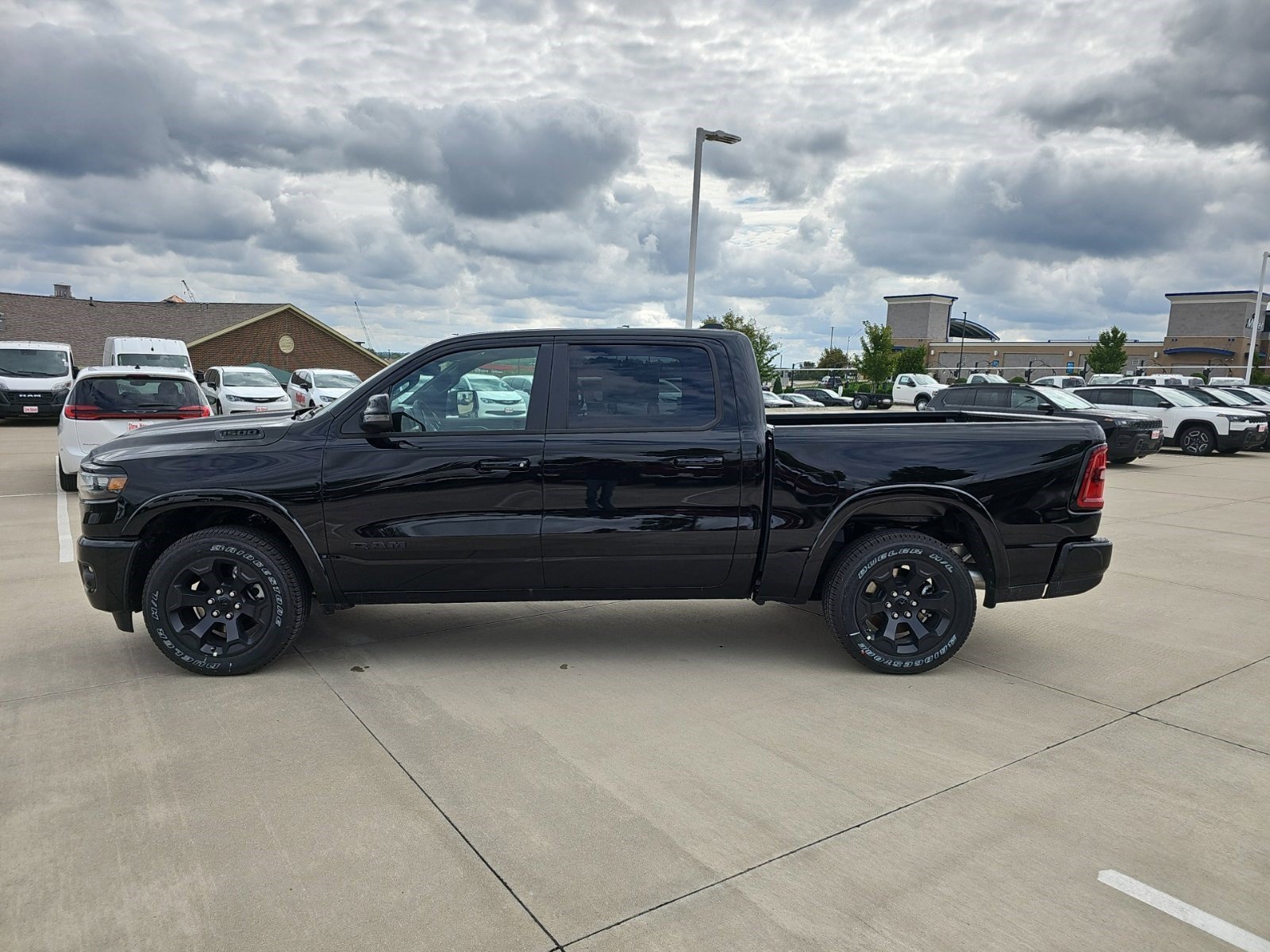 New 2026 Diamond Black Crystal Pearlcoat Ram Big Horn image 2