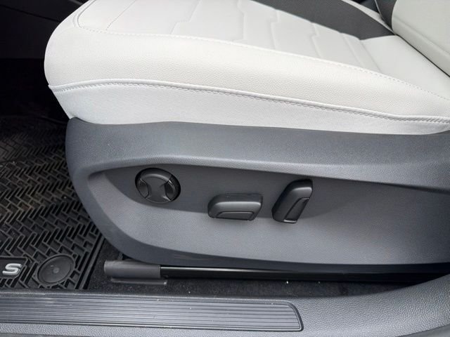 New 2026 White Volkswagen 1.5T SE image 12