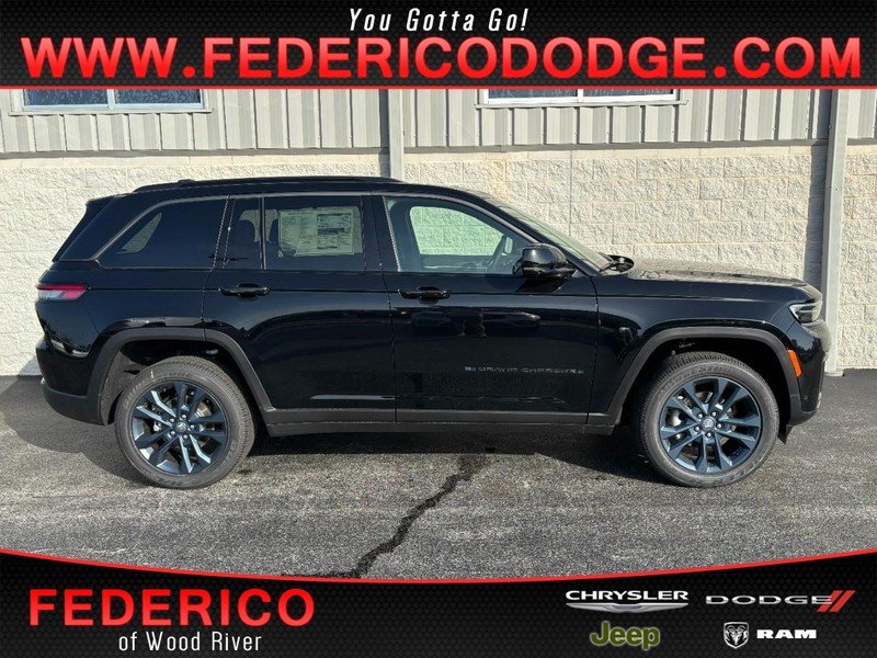 New 2026 Diamond Black Crystal Pearl-Coat Exterior Paint Jeep 85th Anniversary Edition 4x4 image 1