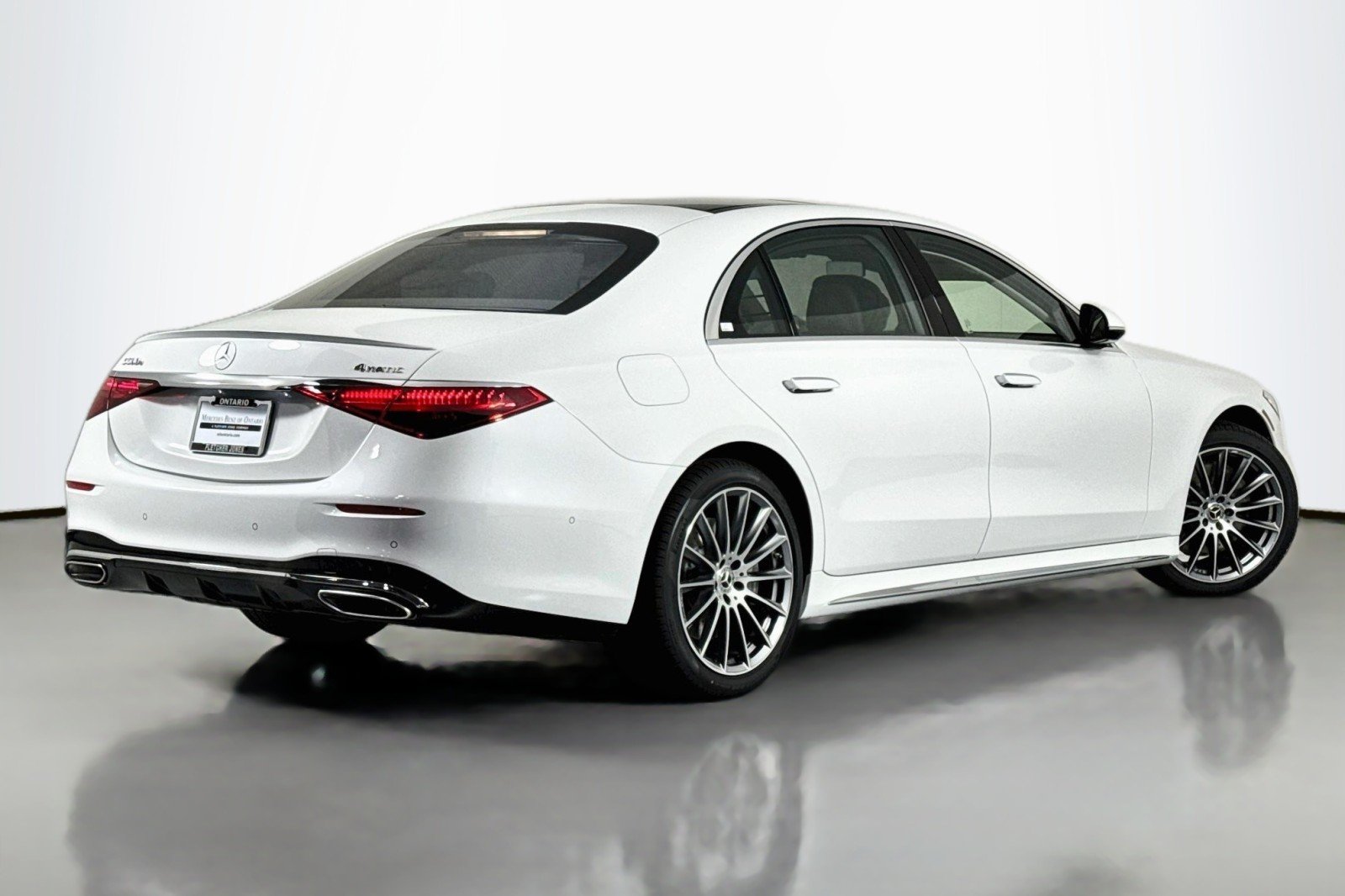 New 2026 MANUFAKTUR Moonlight White Metal Mercedes-Benz S 580e 4MATIC® Sedan image 11