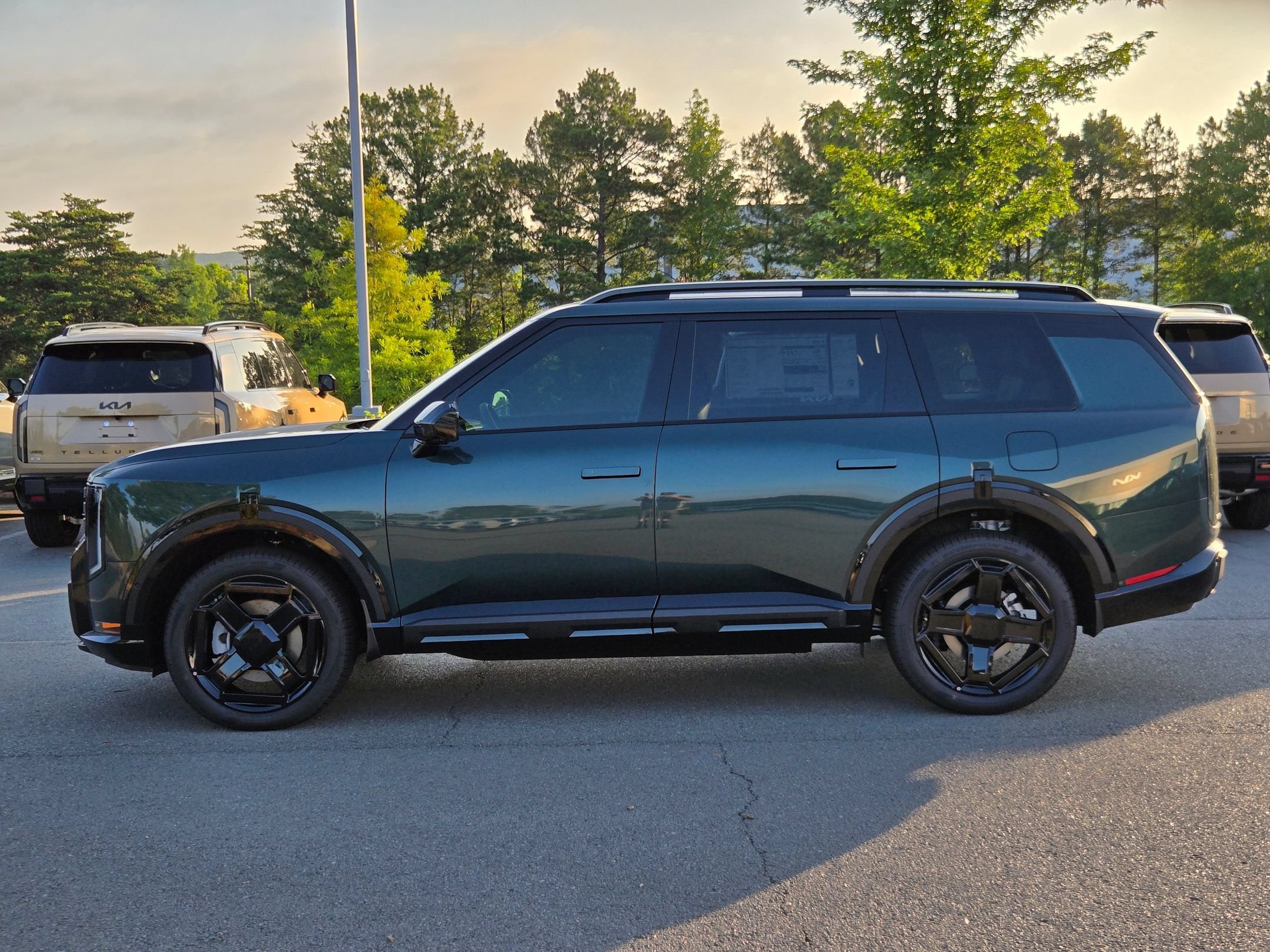 New 2027 Black Jade Green Kia X-Line SX image 4