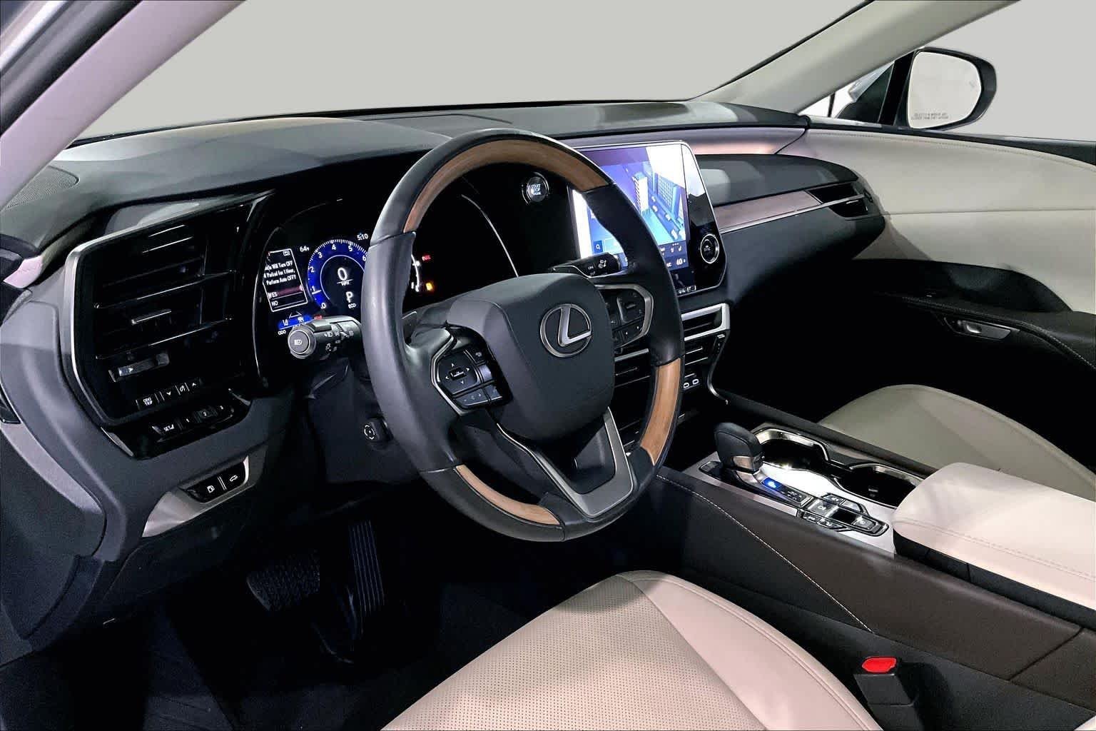 Used 2024 Iridium Lexus Premium image 28