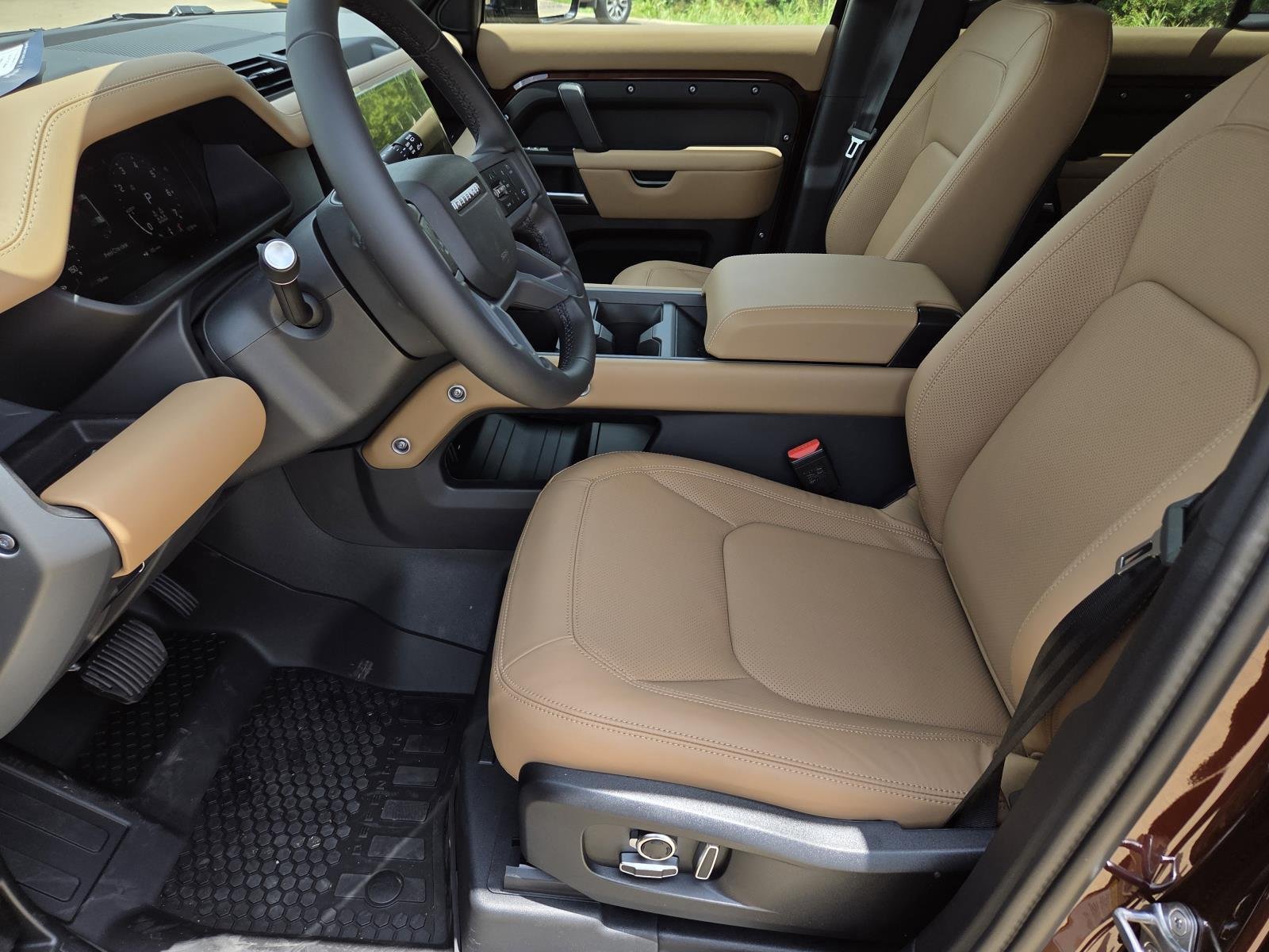 New 2026 Sedona Red Land Rover S image 33