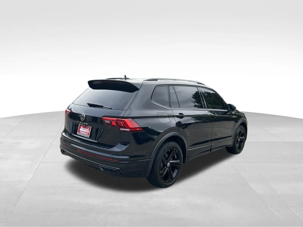 Used 2023 Black Volkswagen 2.0T SE R-Line Black image 5