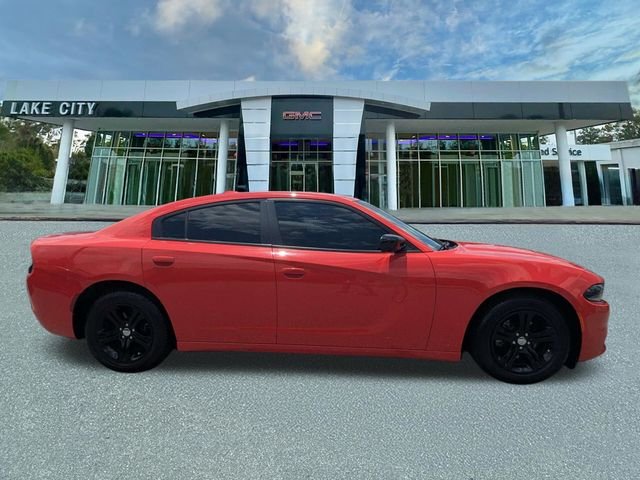 Used 2023 Red Dodge SXT image 2