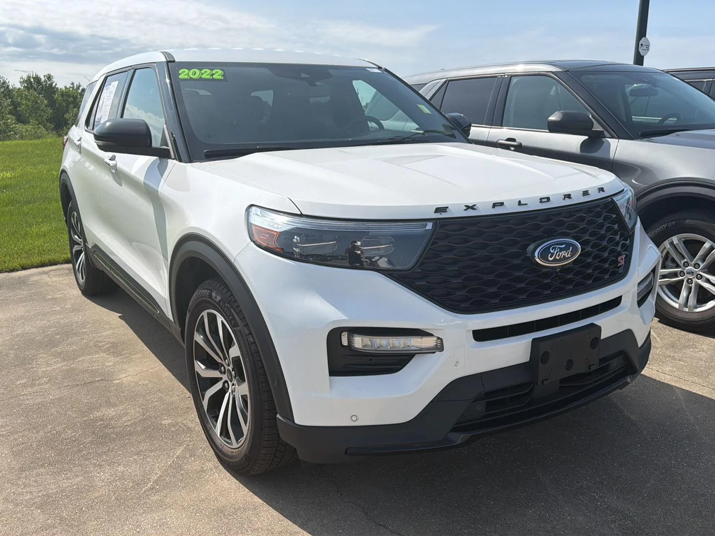 Used 2022 Star White Metallic Tri-Coat Ford ST image 2