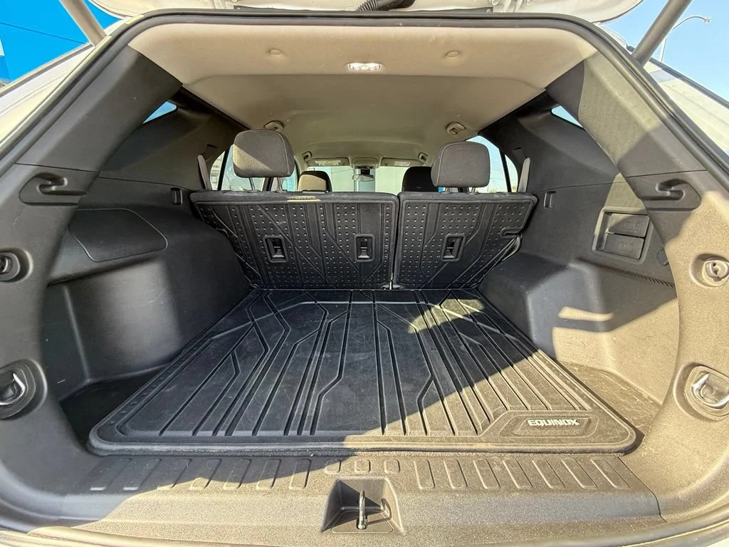 Used 2021 IRIDESCENT PEARL TRICOAT Chevrolet LT image 10