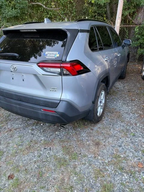 Used 2019 Silver Toyota XLE image 6