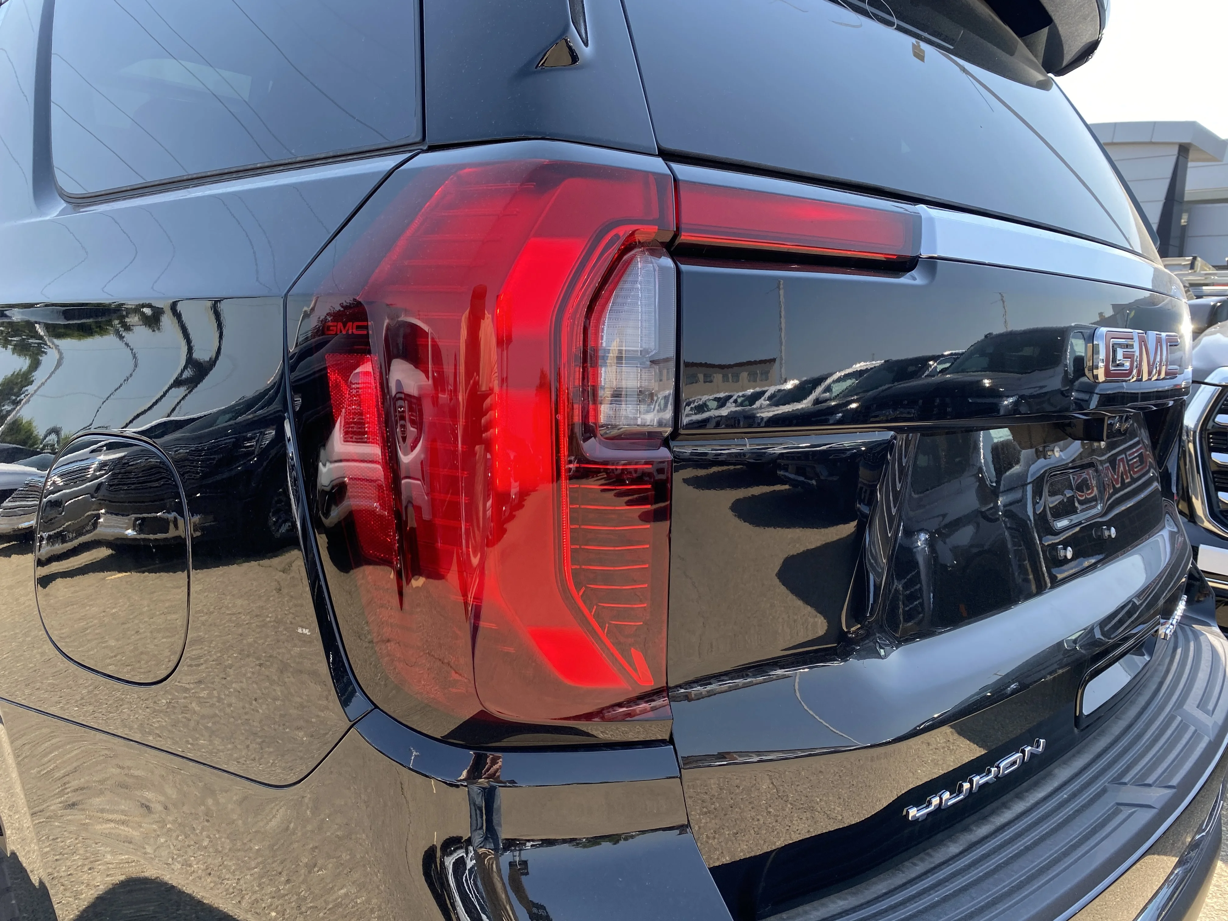 New 2026 ONYX BLACK GMC Elevation image 11