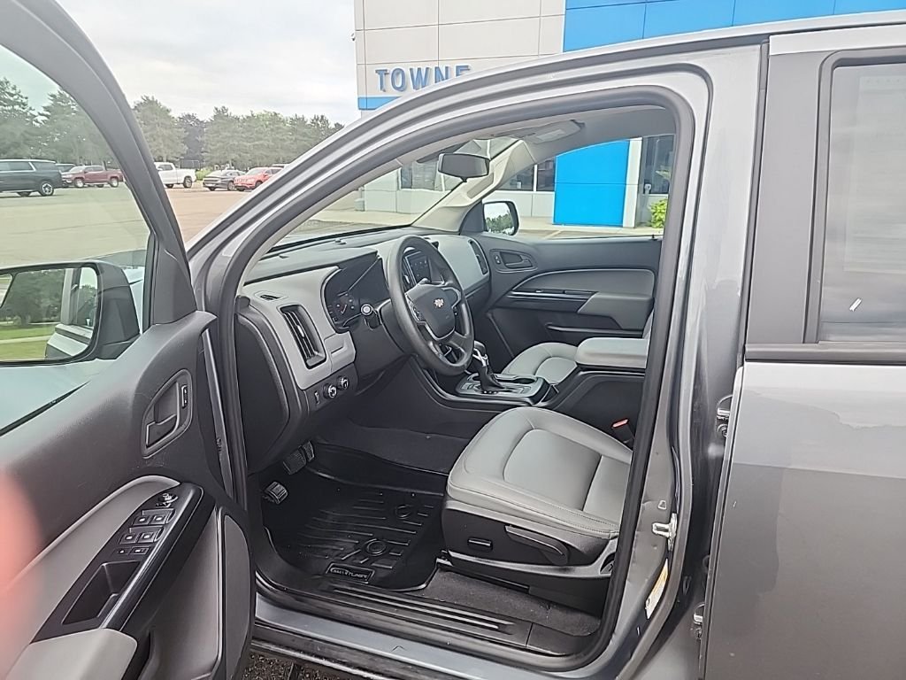 Used 2022 Gray Chevrolet Work Truck image 13