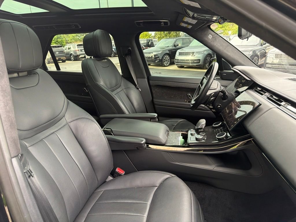 Used 2023 Black Land Rover First Edition image 12