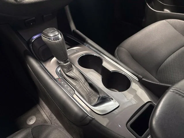 Used 2017 SILVER ICE METALLIC Chevrolet LT image 21