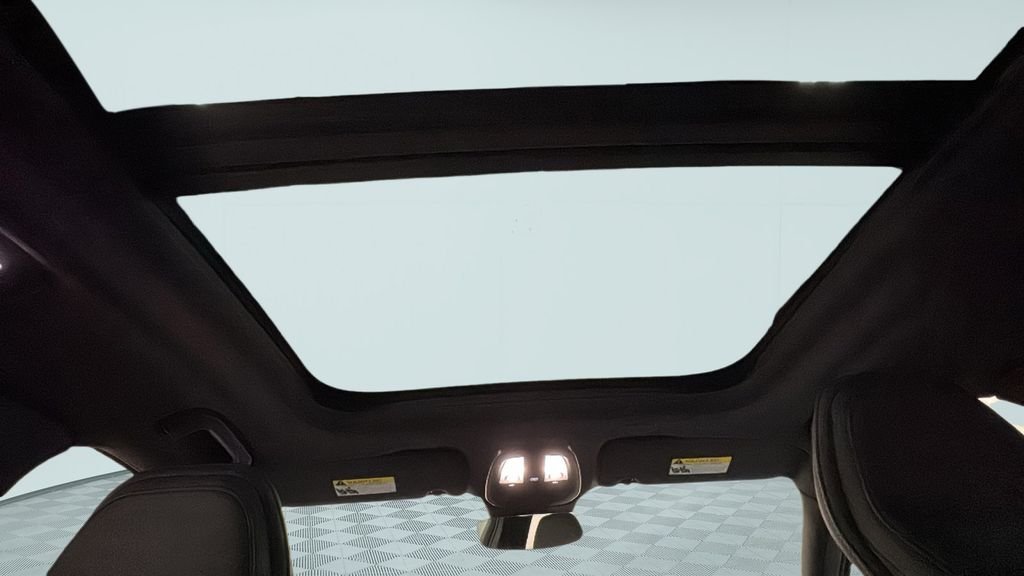 Used 2024 Black Volvo Ultimate image 13