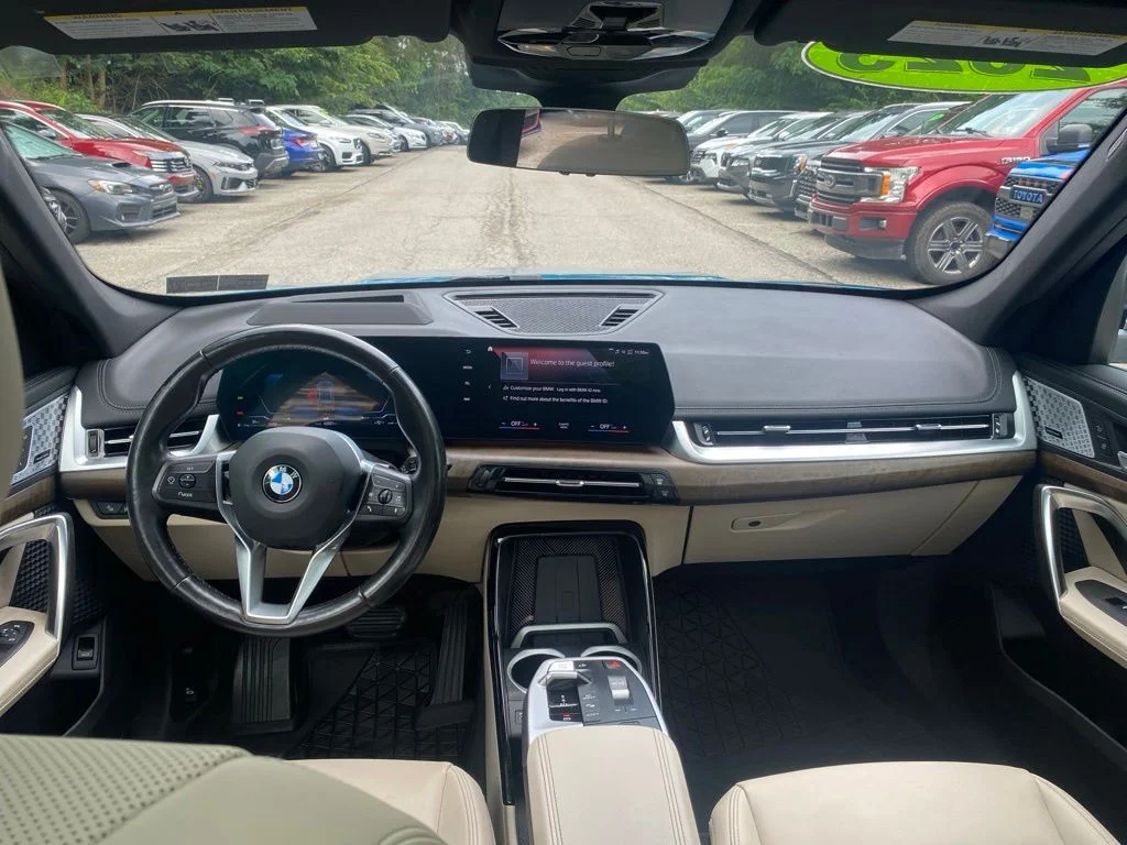 Used 2023 Blue BMW xDrive28i image 12
