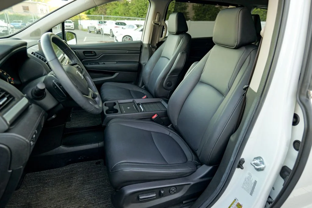 Used 2025 White Honda EX-L image 22