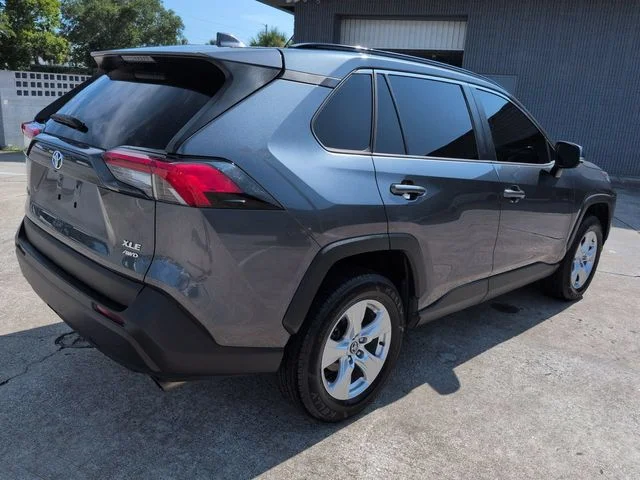 Used 2020 Gray Toyota XLE image 4