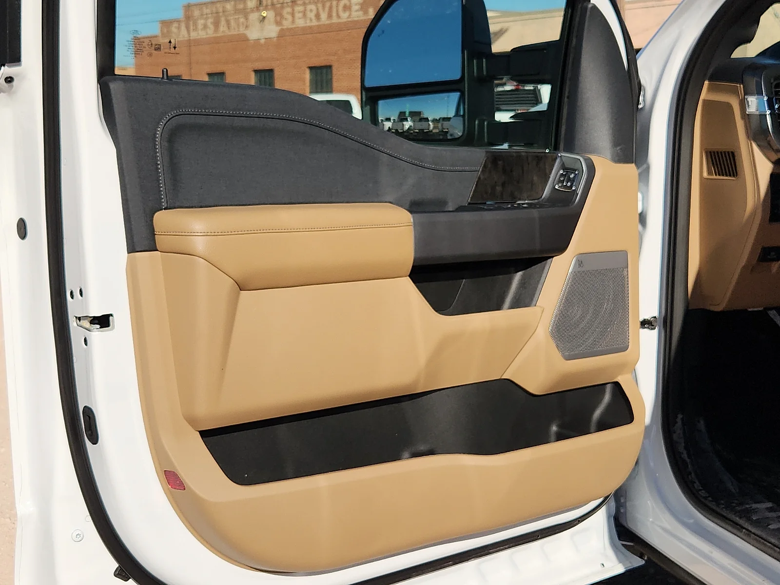 New 2026 Oxford White Ford Lariat image 14