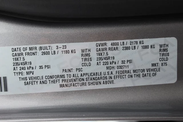 Used 2023 Silver Jeep Limited image 43
